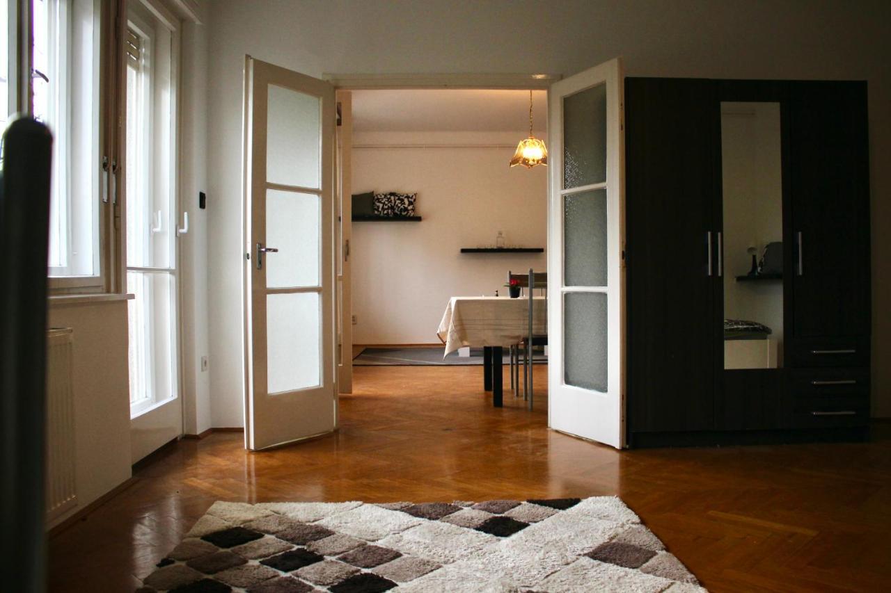 Castle Stallion Apartment Budapest Luaran gambar