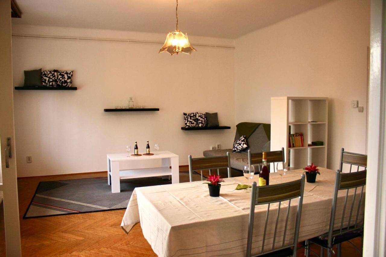 Castle Stallion Apartment Budapest Luaran gambar