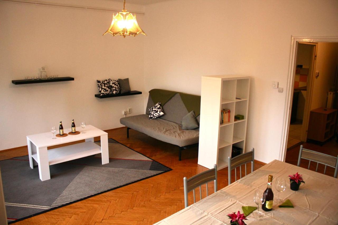 Castle Stallion Apartment Budapest Luaran gambar